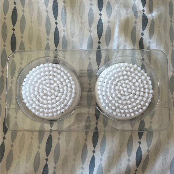 NEW in box Mary Kay Skinvigorate Sonic Facial Cleansing Brush Heads - Picture 3 of 3